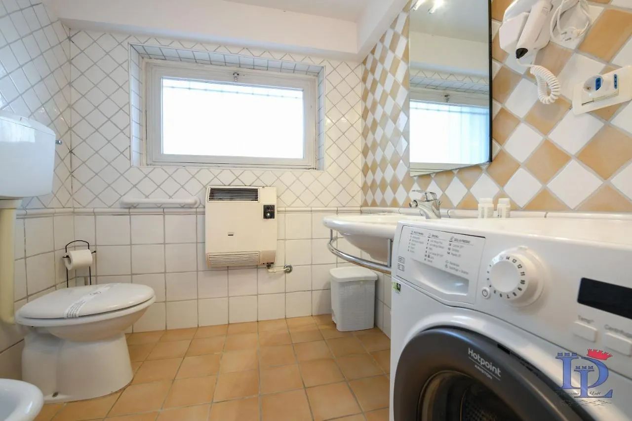 Desenzanoloft Villa Palm Garda Beach, With Garden, Barbecue And Pool Desenzano del Garda 0*,  Itália