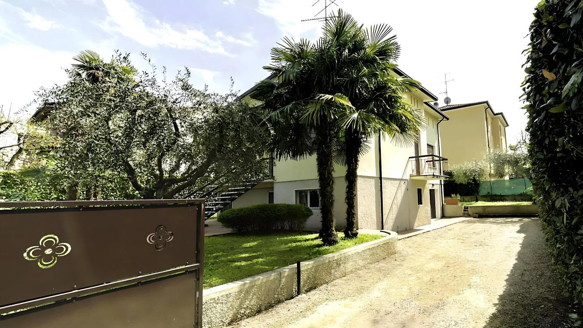 Desenzanoloft Villa Palm Garda Beach, With Garden, Barbecue And Pool Desenzano del Garda