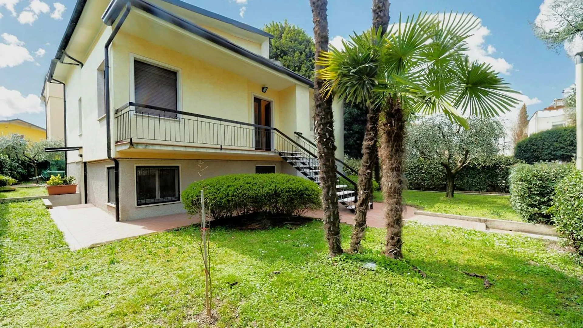 Desenzanoloft Villa Palm Garda Beach, With Garden, Barbecue And Pool Desenzano del Garda