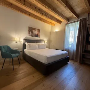Gasthuis Malvezzi24 Boutique, Desenzano del Garda